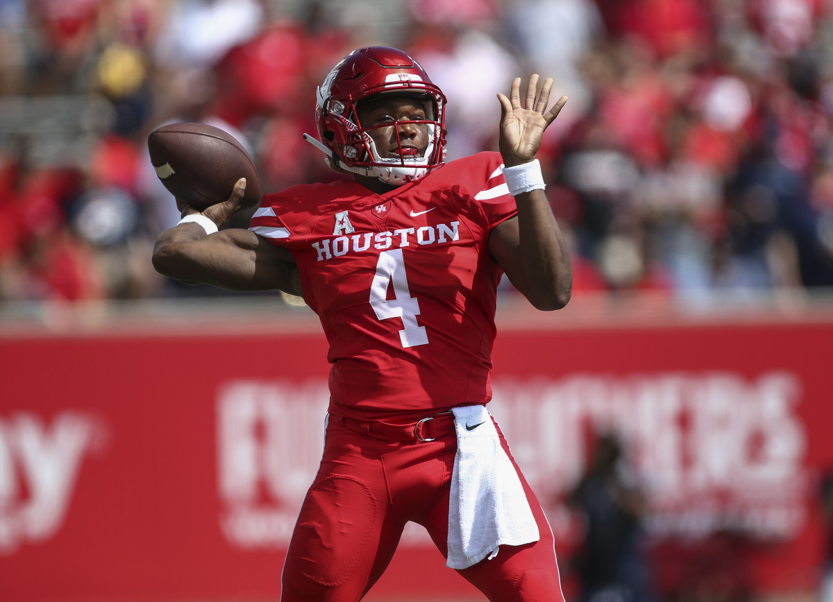 Sep 8, 2018; Houston, TX, USA; Houston Cougars quarterback D'Eriq King (4) attempts a pass during the first quarter against the Arizona Wildcats at TDECU Stadium. Mandatory Credit: Troy Taormina-USA TODAY Sports